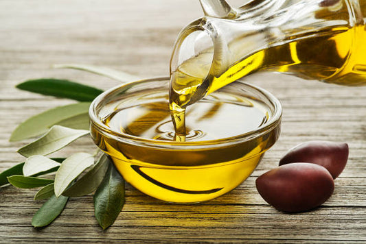 The Benefits of Cooking with Olive Oil vs. Vegetable Oil